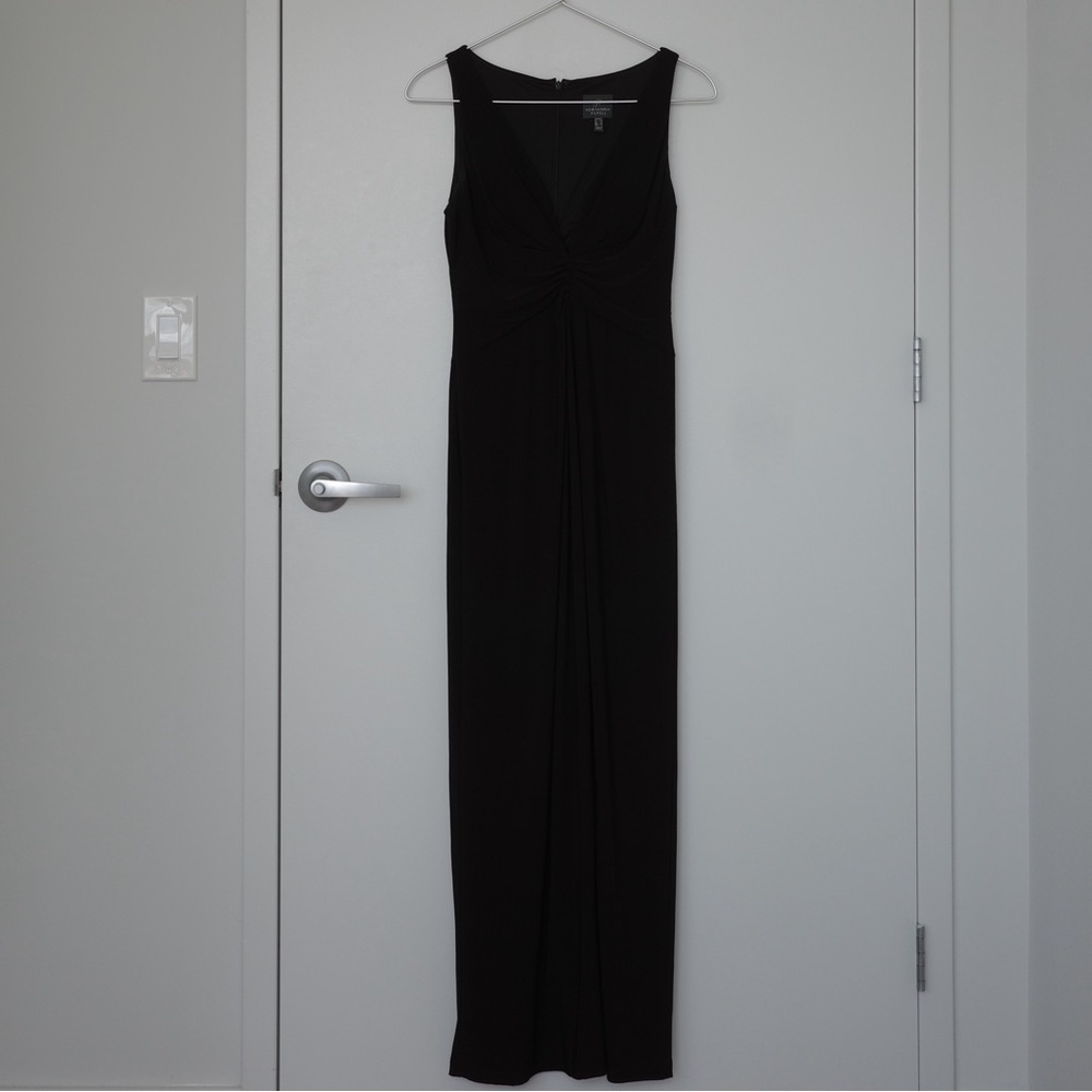 Adrianna Papell Elegant Black Twist-Front Sleeveless Dress